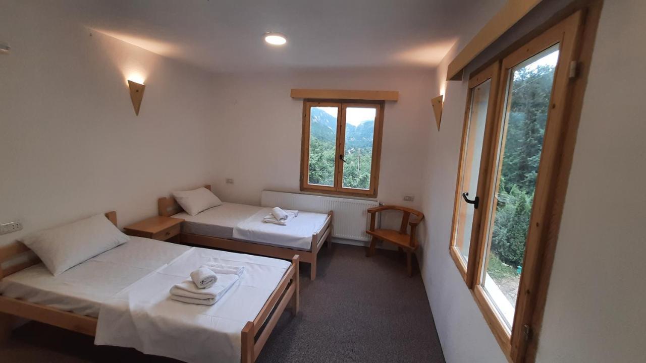 Hotel Ravnjak Dobrilovina Екстер'єр фото